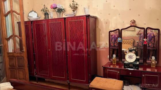 3 otaqlı Köhnə tikili, Qara Qarayev m., Bakı