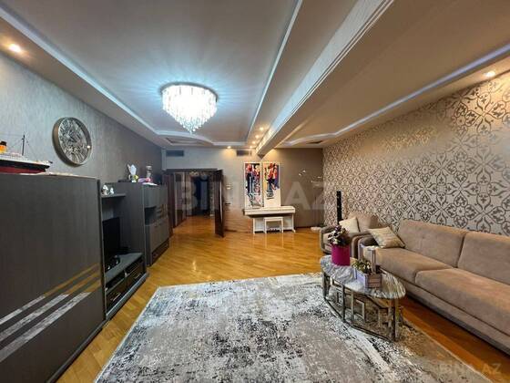 3 otaqlı Yeni tikili, Şah İsmayıl Xətai m., Bakı