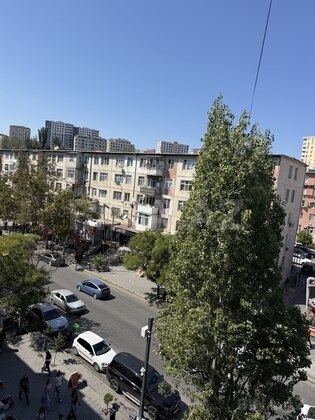 2 otaqlı Köhnə tikili, Memar Əcəmi m., Bakı
