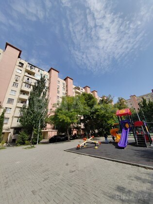 3 otaqlı Köhnə tikili, Əhmədli m., Bakı