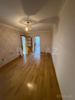 3 otaqlı Köhnə tikili, Bakıxanov q., Bakı