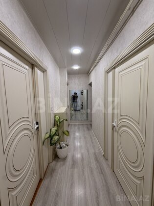 3 otaqlı Köhnə tikili, Bakıxanov q., Bakı