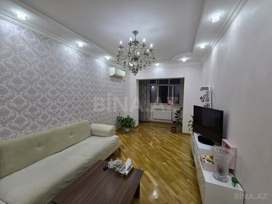 3 otaqlı Köhnə tikili, Azadlıq Prospekti m., Bakı