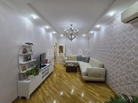 3 otaqlı Köhnə tikili, Azadlıq Prospekti m., Bakı