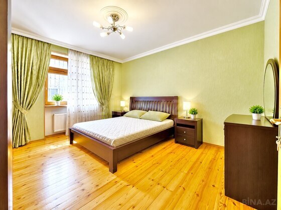 3 otaqlı Köhnə tikili, Qara Qarayev m., Bakı