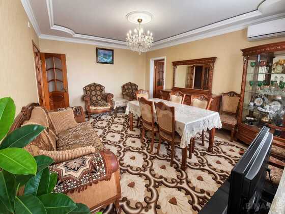 3 otaqlı Köhnə tikili, Qara Qarayev m., Bakı