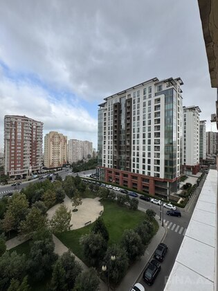 3 otaqlı Köhnə tikili, Elmlər Akademiyası m., Bakı