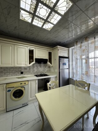 2 otaqlı Köhnə tikili, Neftçilər m., Bakı