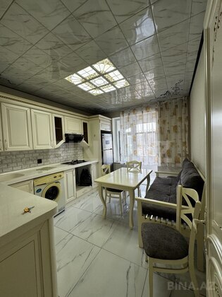 2 otaqlı Köhnə tikili, Neftçilər m., Bakı