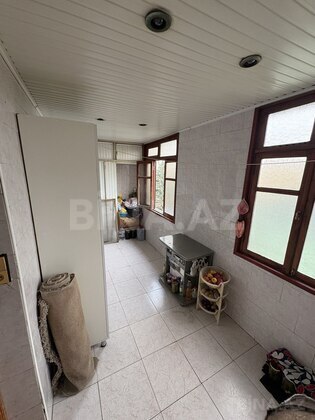 3 otaqlı Köhnə tikili, Xalqlar Dostluğu m., Bakı