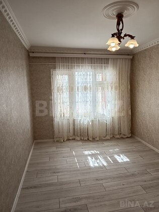 3 otaqlı Köhnə tikili, Əhmədli m., Bakı