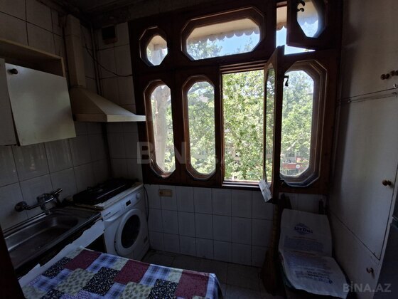 2 otaqlı Köhnə tikili, Memar Əcəmi m., Bakı