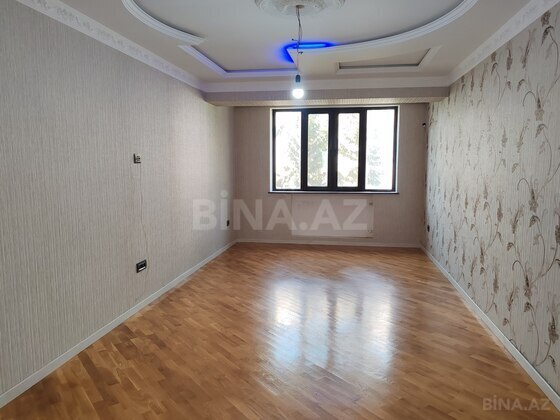 3 otaqlı Köhnə tikili, Nizami r., Bakı