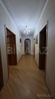 4 otaqlı Köhnə tikili, Neftçilər m., Bakı
