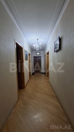 4 otaqlı Köhnə tikili, Neftçilər m., Bakı