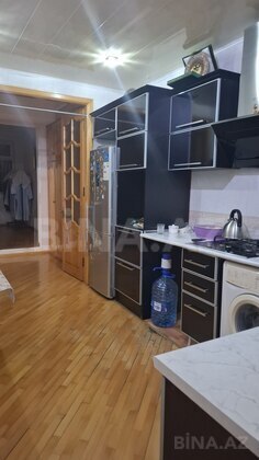 4 otaqlı Köhnə tikili, Neftçilər m., Bakı
