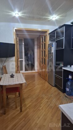 4 otaqlı Köhnə tikili, Neftçilər m., Bakı