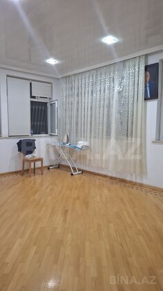 4 otaqlı Köhnə tikili, Neftçilər m., Bakı