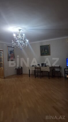 4 otaqlı Köhnə tikili, Neftçilər m., Bakı
