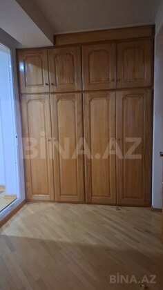 4 otaqlı Köhnə tikili, Neftçilər m., Bakı