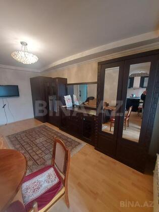 2 otaqlı Köhnə tikili, Neftçilər m., Bakı
