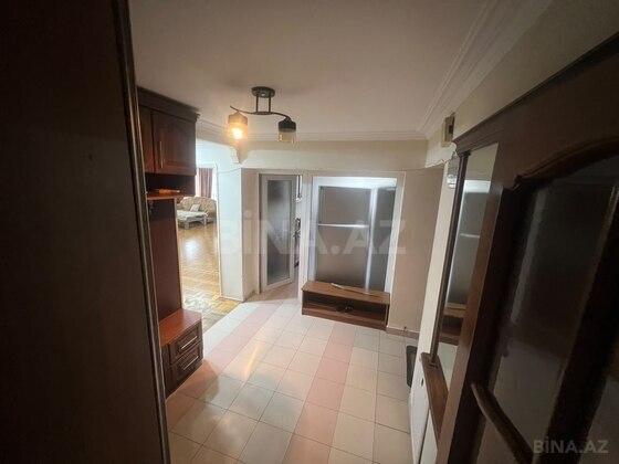 3 otaqlı Köhnə tikili, 20 Yanvar m., Bakı