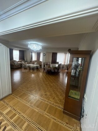 3 otaqlı Köhnə tikili, 20 Yanvar m., Bakı
