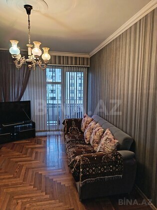 3 otaqlı Köhnə tikili, Elmlər Akademiyası m., Bakı