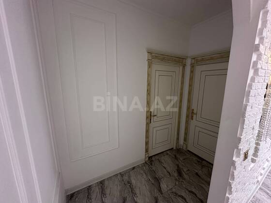 3 otaqlı Yeni tikili, Xırdalan