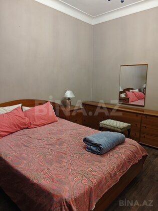 2 otaqlı Köhnə tikili, 28 May m., Bakı