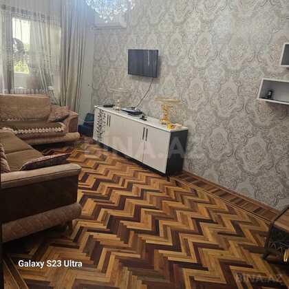 3 otaqlı Köhnə tikili, Qara Qarayev m., Bakı