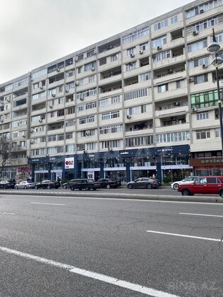 3 otaqlı Köhnə tikili, İnşaatçılar m., Bakı