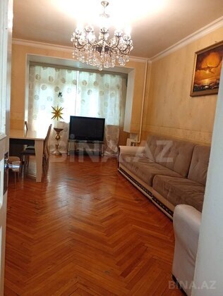 3 otaqlı Köhnə tikili, Gənclik m., Bakı