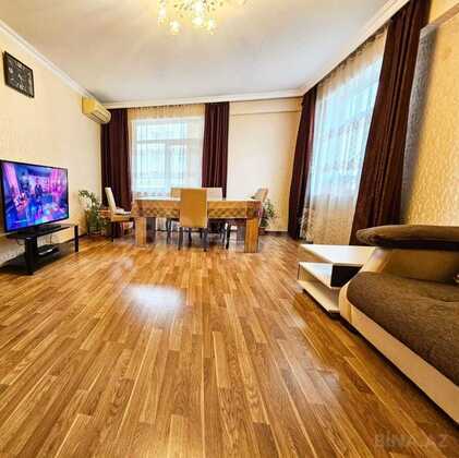 3 otaqlı Yeni tikili, İnşaatçılar m., Bakı