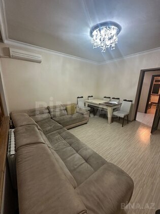 3 otaqlı Köhnə tikili, Bakıxanov q., Bakı