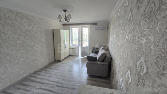 1 otaqlı Köhnə tikili, Koroğlu m., Bakı