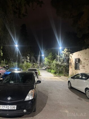 3 otaqlı Köhnə tikili, Bakıxanov q., Bakı