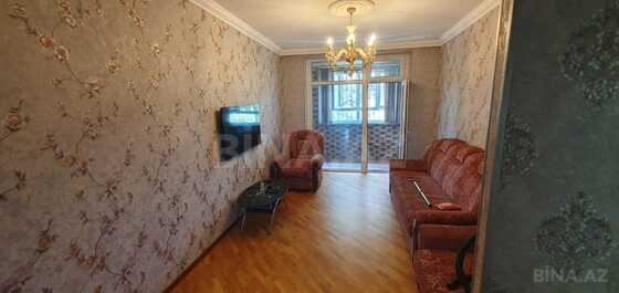 4 otaqlı Köhnə tikili, Bakıxanov q., Bakı