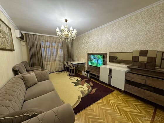3 otaqlı Köhnə tikili, Qara Qarayev m., Bakı
