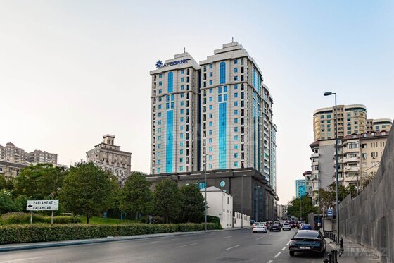 4 otaqlı Yeni tikili, Nizami m., Bakı