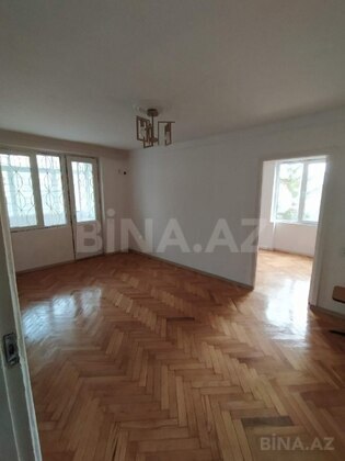 2 otaqlı Köhnə tikili, Elmlər Akademiyası m., Bakı