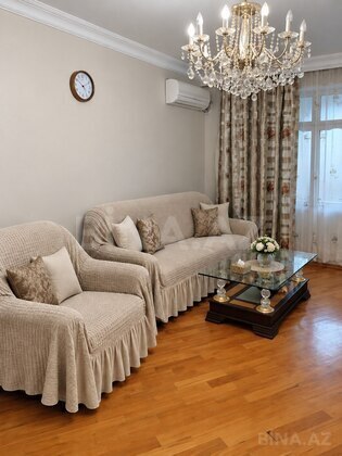 3 otaqlı Köhnə tikili, İnşaatçılar m., Bakı