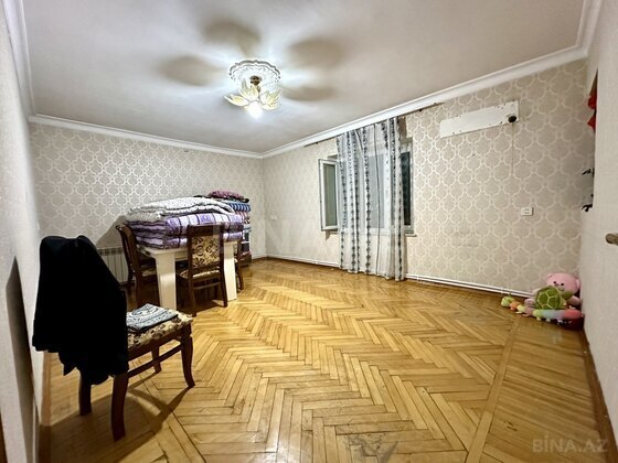 3 otaqlı Köhnə tikili, Neftçilər m., Bakı