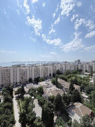 3 otaqlı Köhnə tikili, Həzi Aslanov m., Bakı