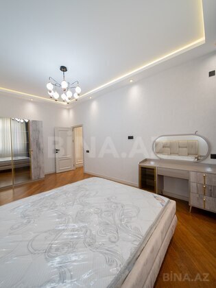 4 otaqlı Yeni tikili, 8 Noyabr m., Bakı