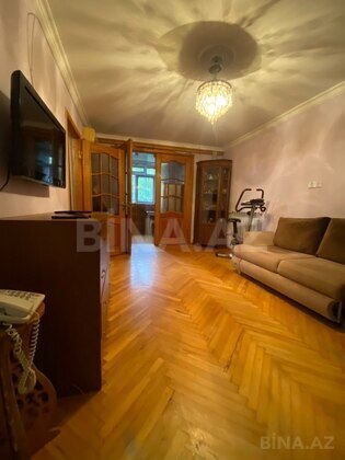 2 otaqlı Köhnə tikili, Elmlər Akademiyası m., Bakı