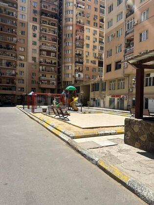 3 otaqlı Yeni tikili, İnşaatçılar m., Bakı
