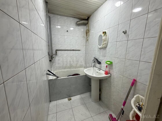 3 otaqlı Köhnə tikili, 8-ci mikrorayon q., Bakı