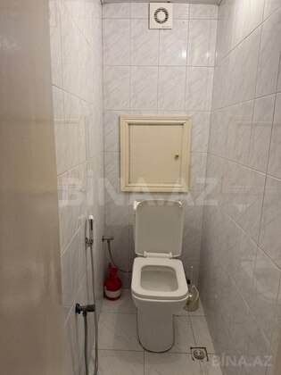 3 otaqlı Köhnə tikili, 8-ci mikrorayon q., Bakı