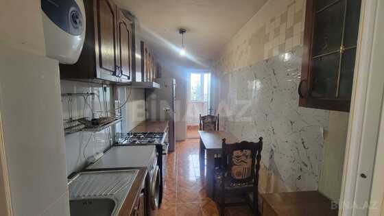 3 otaqlı Köhnə tikili, Memar Əcəmi m., Bakı